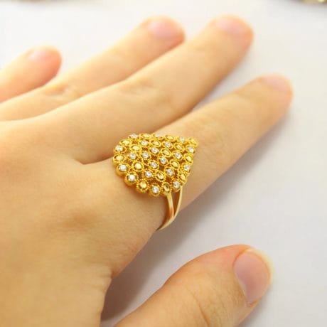 Altın Damla Motifli Taşlı Yüzük