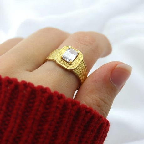 14 Ayar Baget Taşlı Altın Yüzük