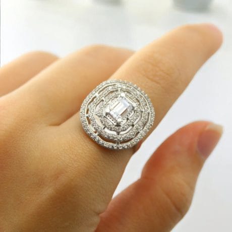 Özel Tasarım Baget Taşlı Beyaz Altın Yüzük