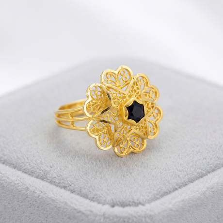 💛 Siyah Taş Detaylı Vintage Altın Yüzük – Zarafetin Güçlü Yorumu